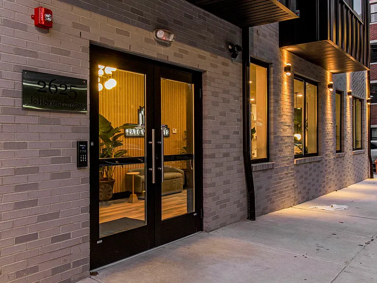 2637 W Jefferson St #407 — Photo 4