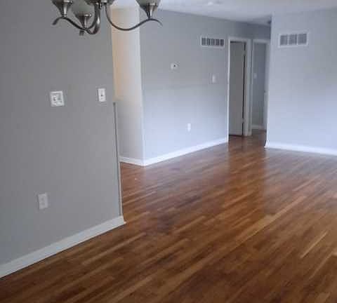 4th image of 8243 Brandon Dr