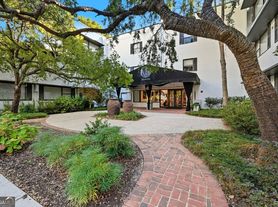 3645 Peachtree Rd NE