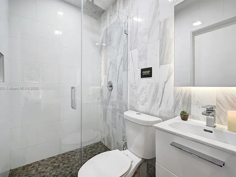 801 Harrison St — Photo 23