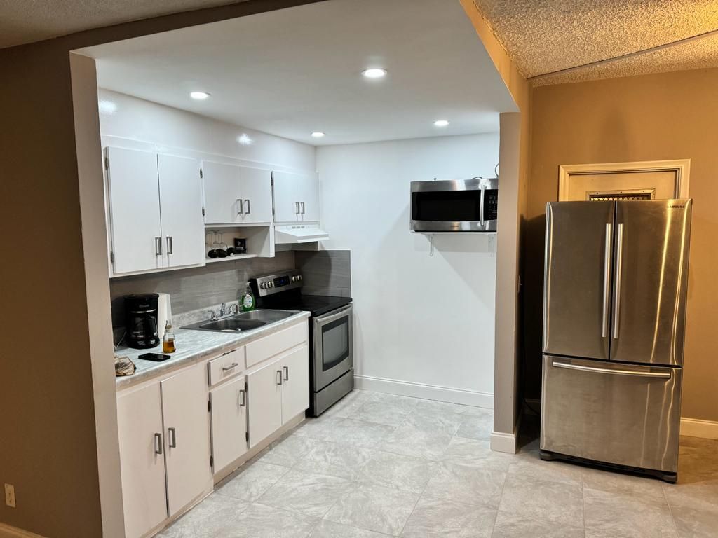 3710 NE 12th Ter, photo 5