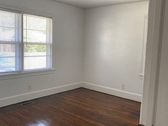 4th image of 117 Stancil Dr Unit B