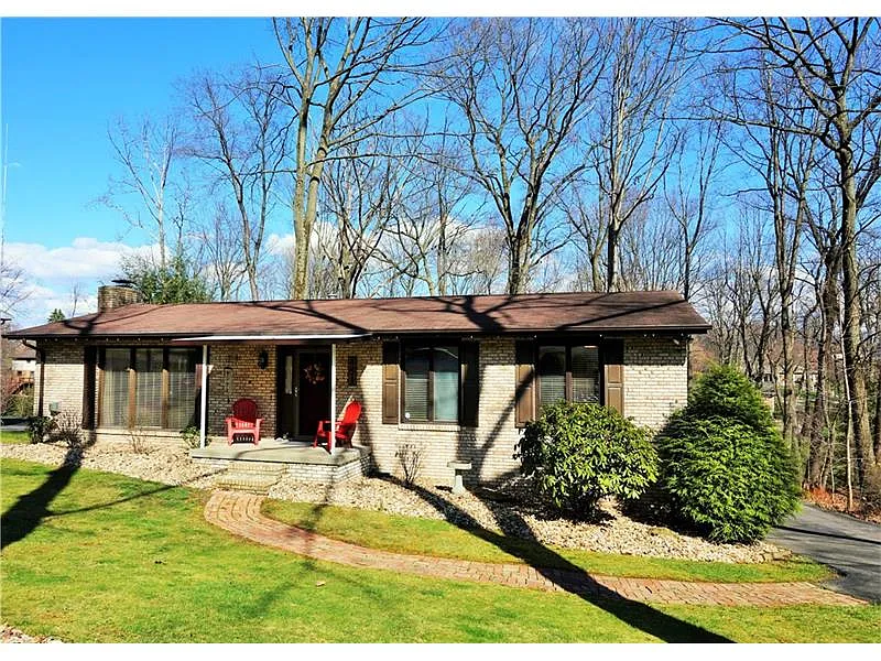 451 Cherokee Dr photo 1
