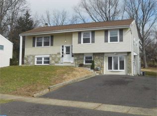 241 Colonial Dr, Warminster, PA 18974