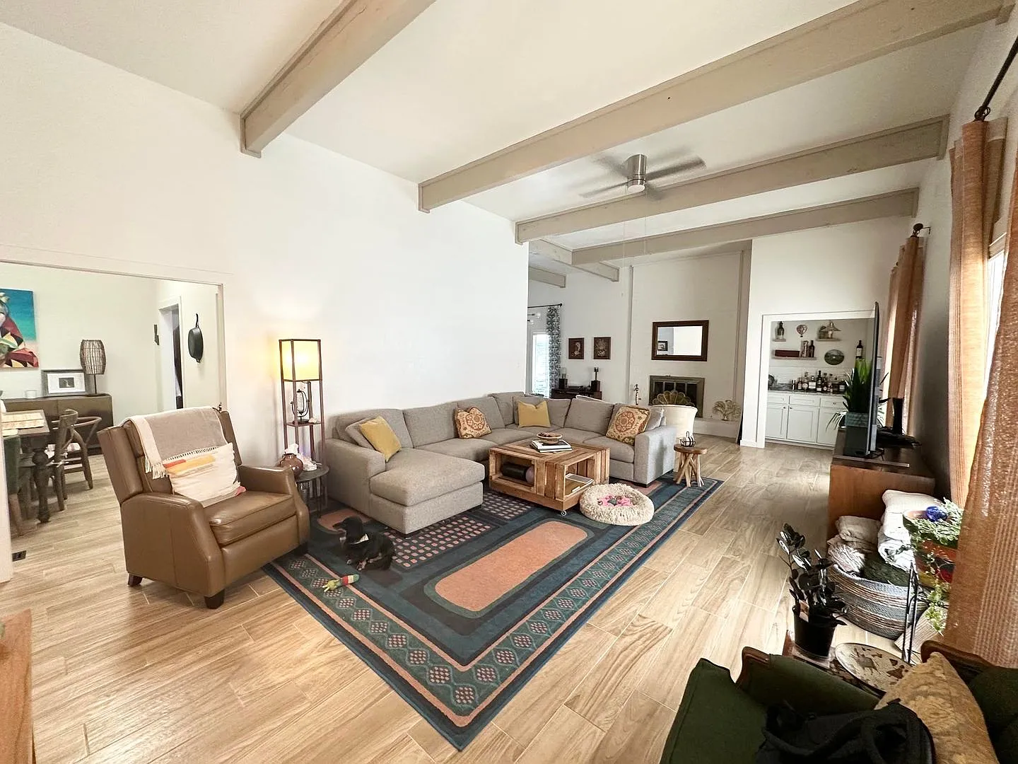 3 Bedroom 2 Bathroom For Rent — Photo 4
