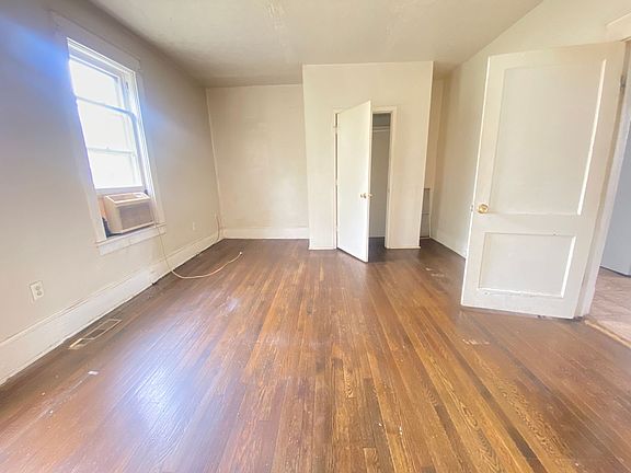 3rd image of 216 Patton Ave NW #1