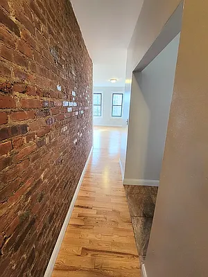 Rented by Bruma Realty LLC | media 4