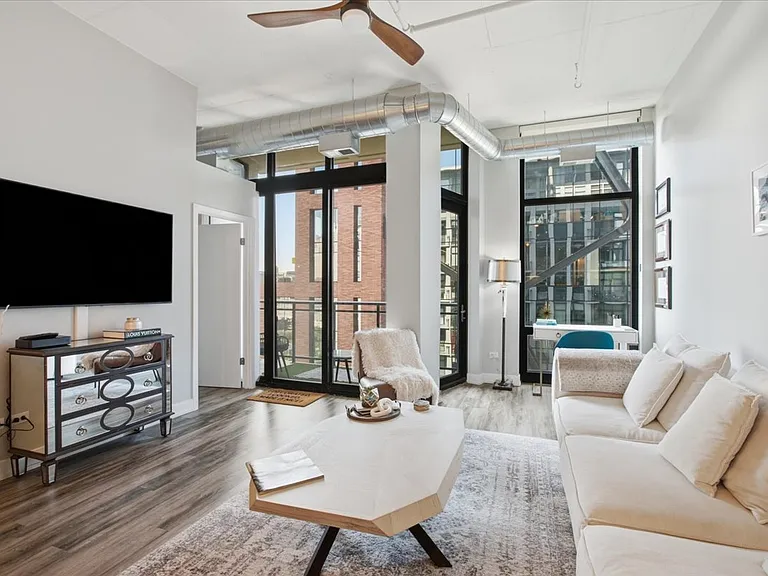 740 W Fulton St #1108 — Photo 5