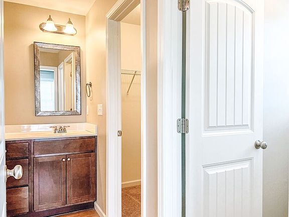 5th image of 260 Lockeland Park Dr