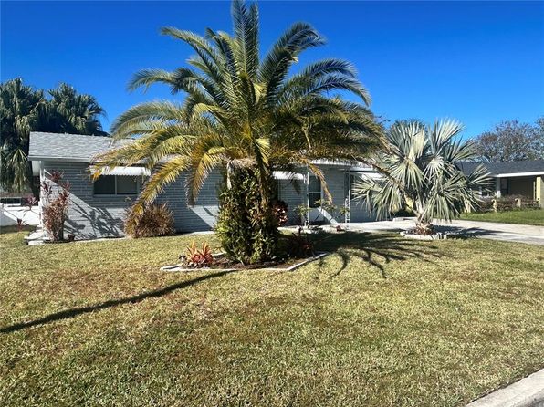 2215 Riomar Dr, Holiday, FL 34691