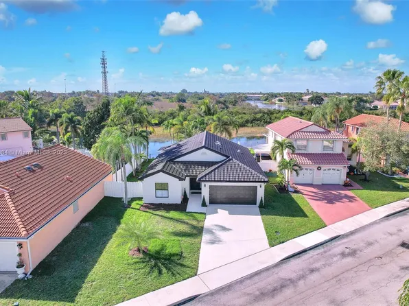 280 NW 166th Ave, Pembroke Pines, FL 33028