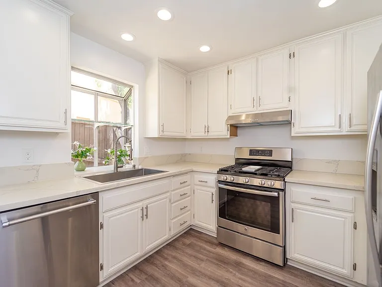 4365 Oak Glen St — Photo 5
