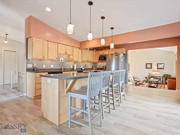 3rd image of 6285 Elkhorn Rd