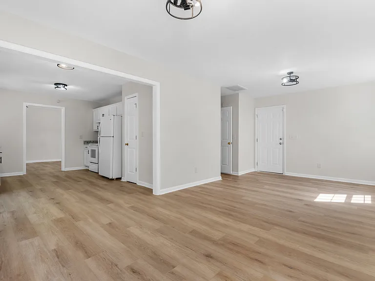 109 Summer Vale Dr — Photo 11