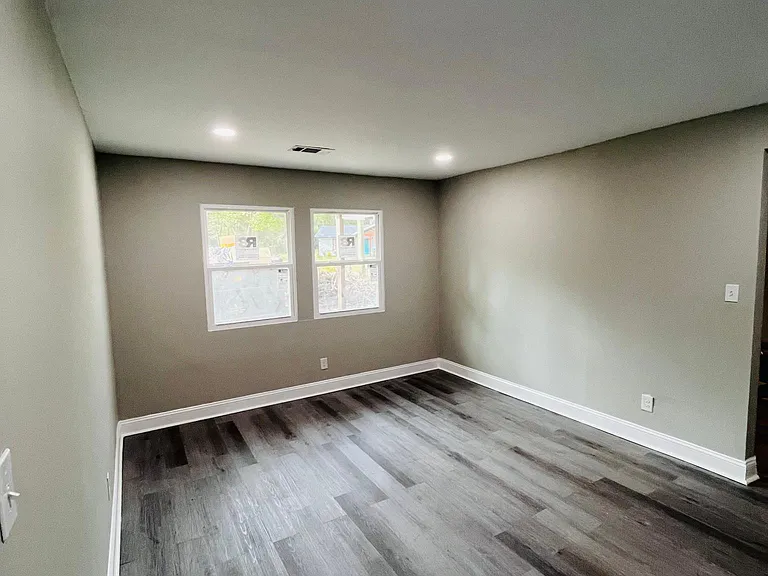 3946 Saint Charles Pl — Photo 12