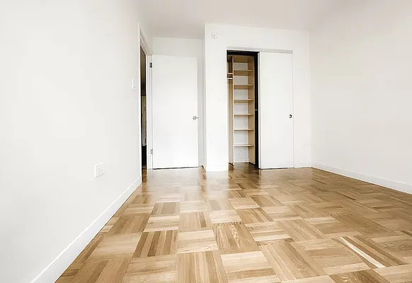 Rented by Manhattan Realty Group | media 16