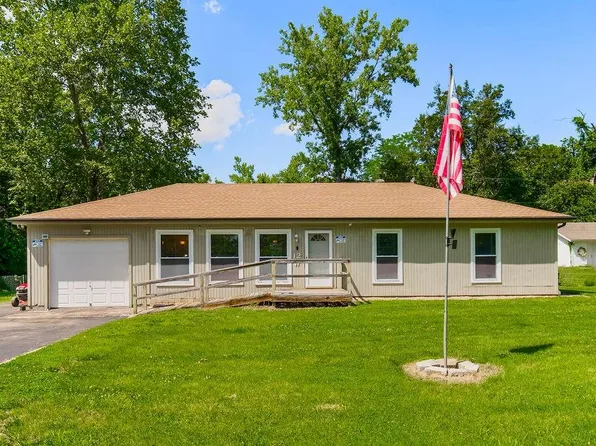 12 W 165th St, Belton, MO 64012