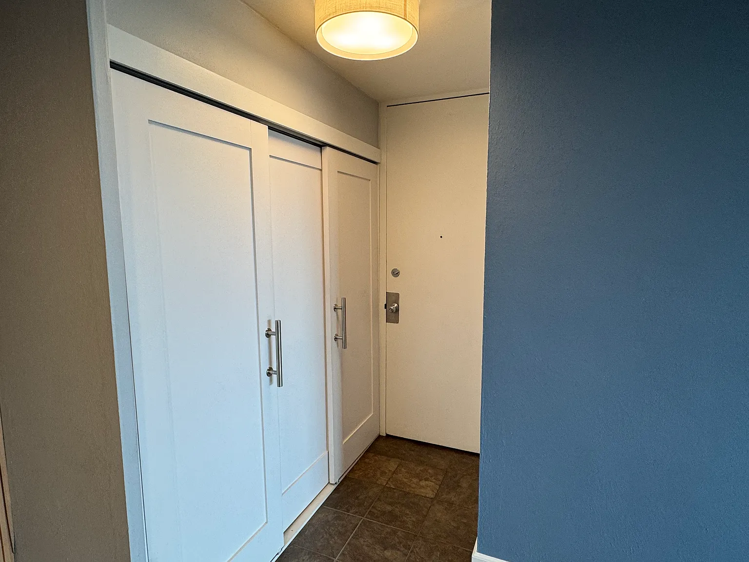 1 bed, 1.5 bath, 694 sqft, $2,200 — Photo 4