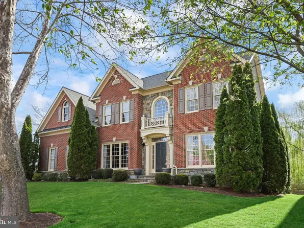 8849 Brown Thrasher Ct, Gainesville, VA 20155