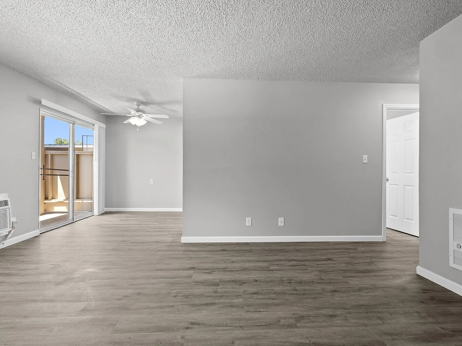 Sahara Apartments — Photo 4