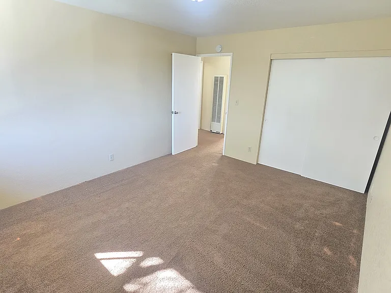 The Peppertree Apartments — Photo 43