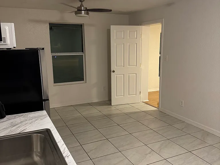 109 N Oakland St #1A — Photo 2