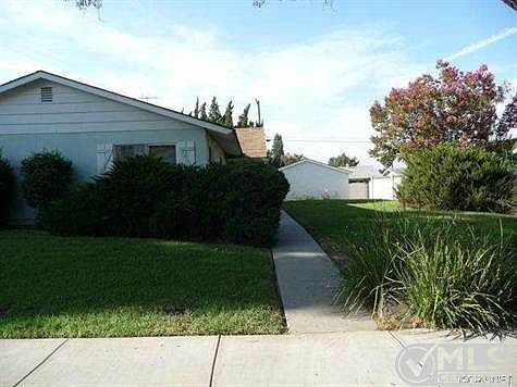 2nd image of 22623 Victory Blvd