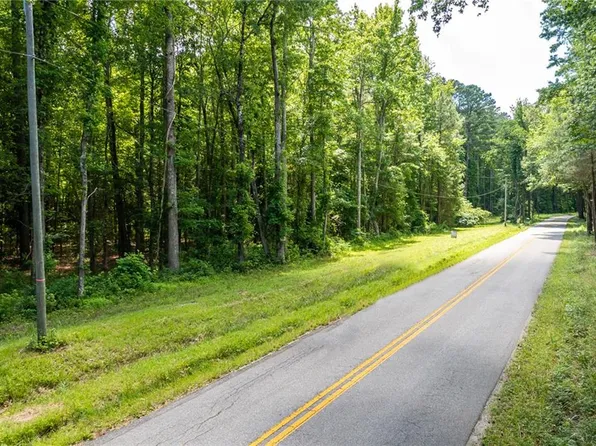 33148 Featherbed Ln, Gloucester, VA 23061