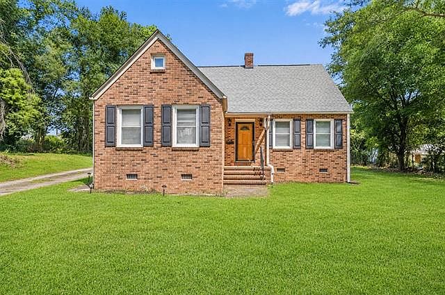 1st image of 105 Pine Ln