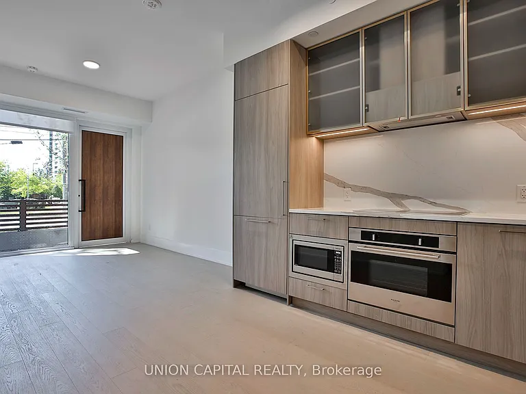 36 Olive Ave #Townhouse 103 — Photo 3