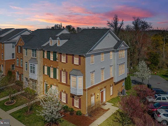 5th image of 23118 Sunbury St