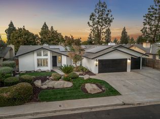 1971 Vartikian Ave, Clovis, CA 93611