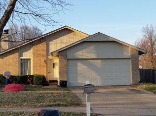 1204 W Huntsville St, Broken Arrow, OK 74011