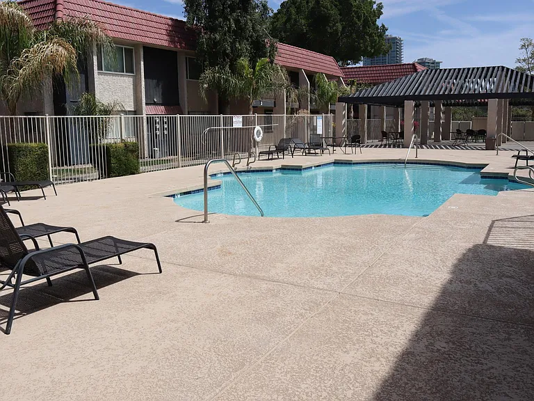 700 W University Dr #231 — Photo 2