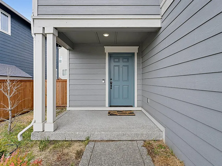831 Burwood St SE — Photo 2