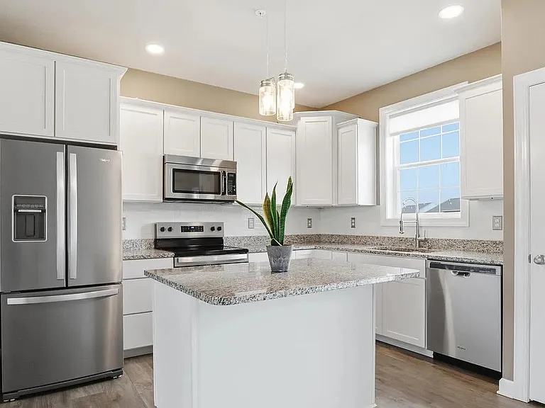 182 Hudson Blvd — Photo 10
