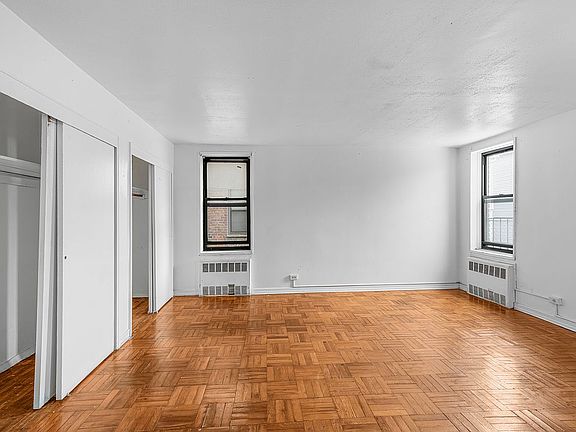 5th image of 88-30 182nd St Unit 1E