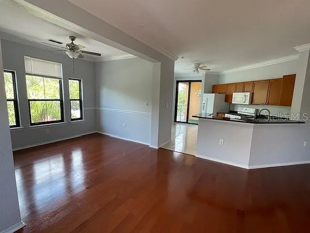 2 bed, 2.0 bath, 1443 sqft, $2,400 — Photo 3
