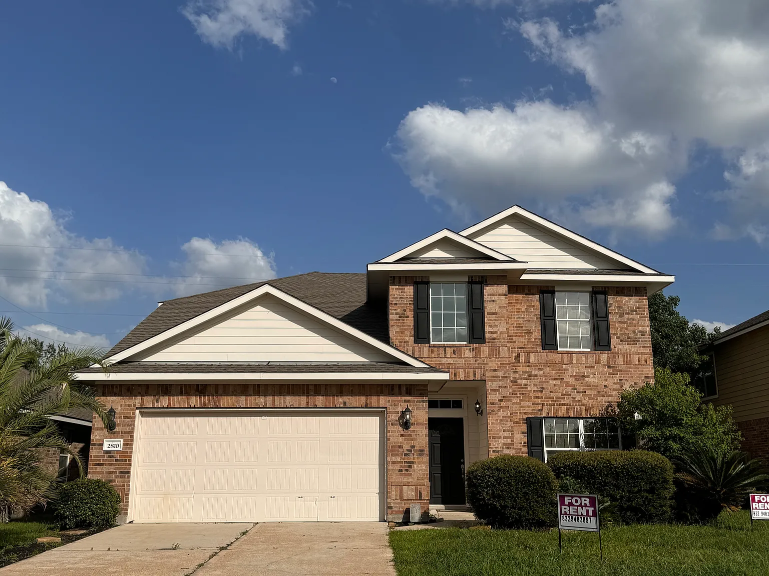 4 bed, 2.5 bath, 2773 sqft, $2,500 — Photo 1
