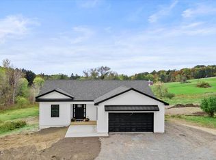 205 Weatherwax Rd, Poestenkill, NY 12140