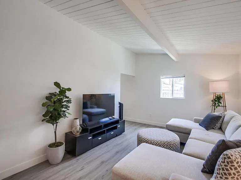 4114 Fond Du Lac Ave — Photo 6
