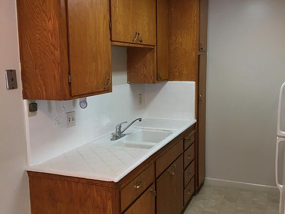 5th image of 542 Columbia Ave APT 6
