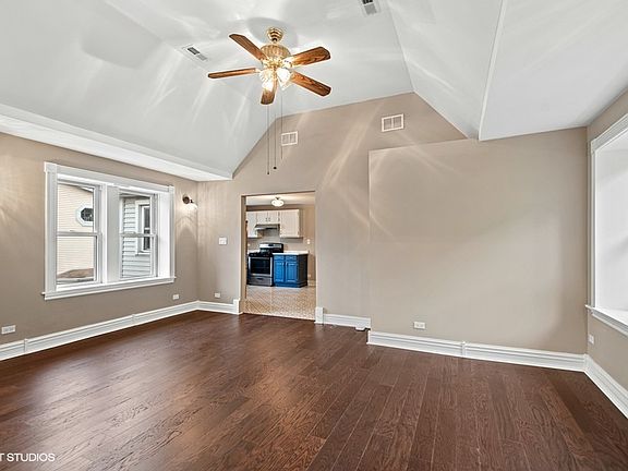 4th image of 4017 N Kildare Ave #2