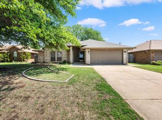 1116 Earl A Rodkey Dr, Edmond, OK 73003
