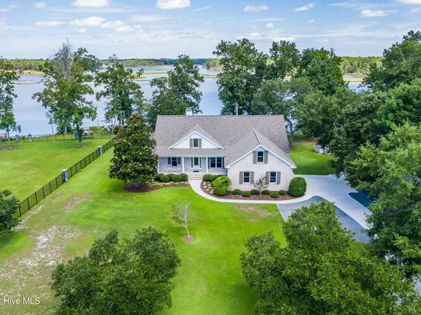 181 Dugald Lane, Hampstead, NC 28443