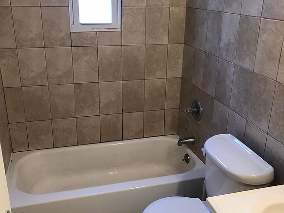 4th image of 80 Islington St #1