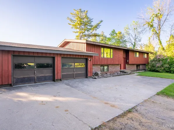 3074 M 35, Bark River, MI 49807