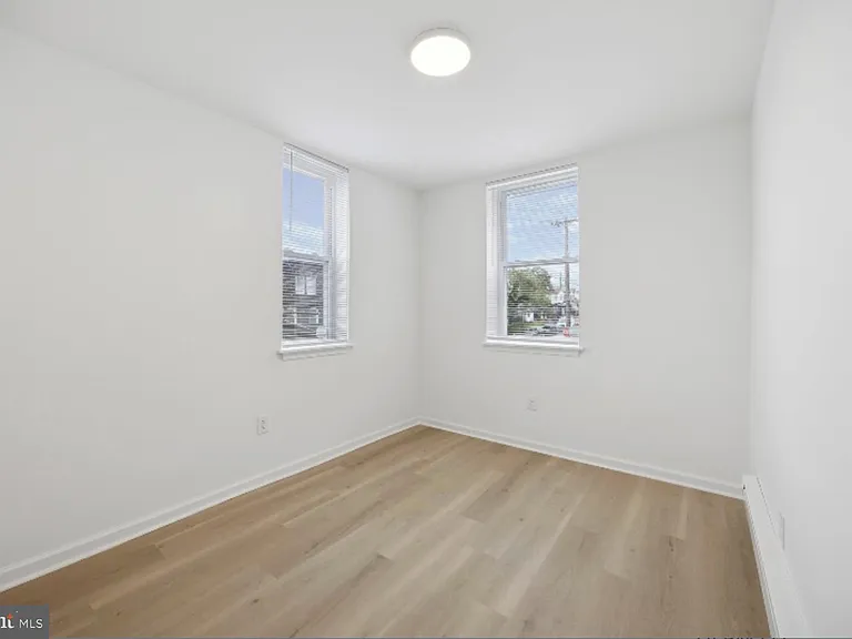 1101 S Peach St — Photo 9