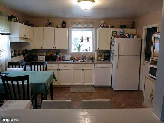 5th image of 2614 Thornberry Dr