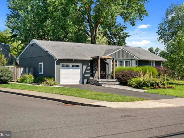 303 Penn Ave, Souderton, PA 18964